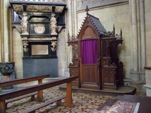Un confessional dans la cathédrale de Cologne